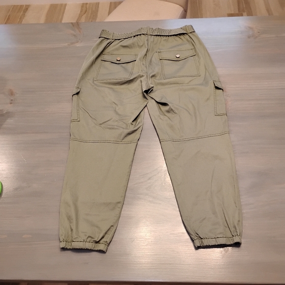 White House Black Market Olive Green The Jogger Cargo Pants - Picture 8 of 11